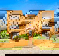 Salty Kisses on Marine - New South Wales Tourism 