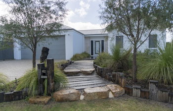 Ocean & Earth - New South Wales Tourism  0