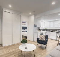 Quiet Spacious Apt with AIR CONDITIONING  Netflix - New South Wales Tourism 