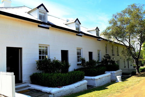 Lythgo's Row Colonial Cottages - New South Wales Tourism  2