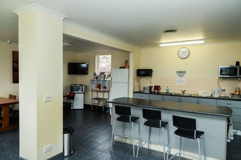 Newport Home Stay And Lodge - New South Wales Tourism  6