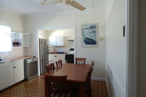 Sailor's Rest Holiday House - New South Wales Tourism  2