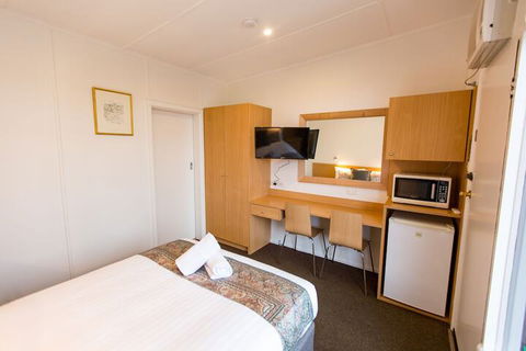 Fox On The Run - Motel Kilmore - New South Wales Tourism  5