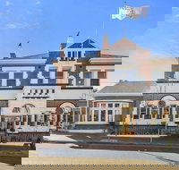 Cygnet Old Bank B  B Cafe  Gift Store - New South Wales Tourism 