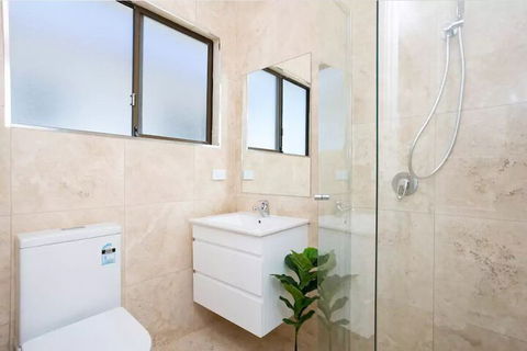 EJ Homes At The Entrance - New South Wales Tourism  7