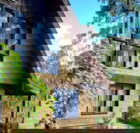 Emerald Star Cottages - New South Wales Tourism 