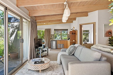 Adelaide Hills Retreats - New South Wales Tourism  7