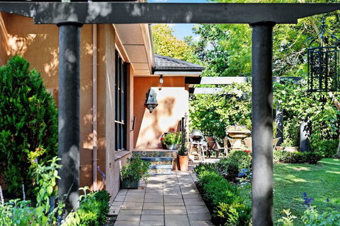 Adelaide Hills Retreats - New South Wales Tourism  3