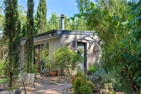 Adelaide Hills Retreats - New South Wales Tourism  1