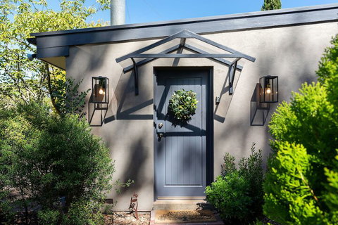 Adelaide Hills Retreats - New South Wales Tourism  2