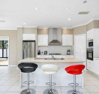 Central Gold Coast Large Modern Elevated Home - New South Wales Tourism 