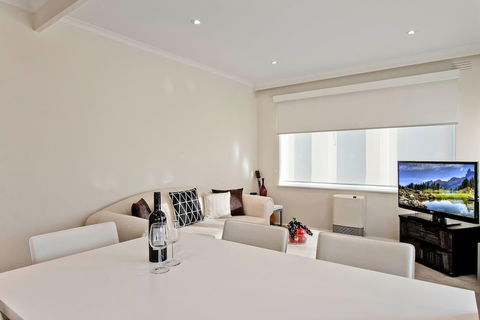 Elwood Seaside 2 Bed Retreat - New South Wales Tourism  5