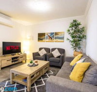 Deluxe Stays McMillan Holiday Apartments with Complimentary Parking  Netflix - New South Wales Tourism 