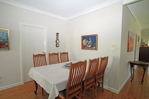 Popes Beach House Getaway - New South Wales Tourism  5