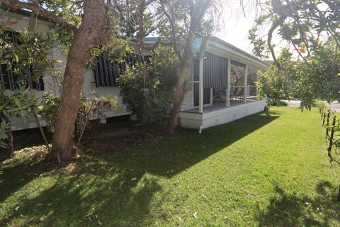 Popes Beach House Getaway - New South Wales Tourism  1