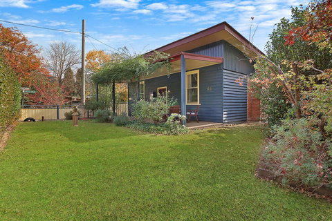 Blue Wren Cottage 3 Bedroom 2 Bath - New South Wales Tourism  0