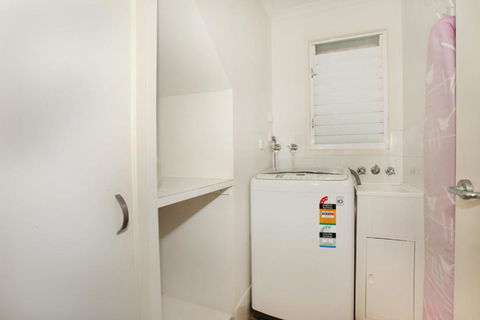 Unit 1 On The Park Coolum Beach - New South Wales Tourism  3