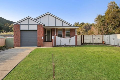 Abbey Rose - Bright, VIC - New South Wales Tourism  2