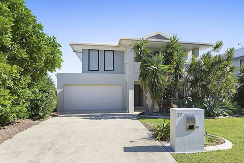 The Doggy Beach House At Salt - New South Wales Tourism  5