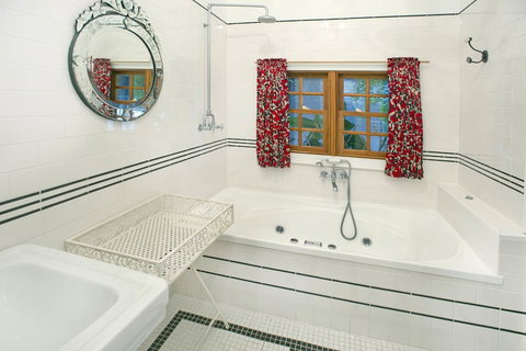 TRANQUILO BEACH HOUSE - New South Wales Tourism  6