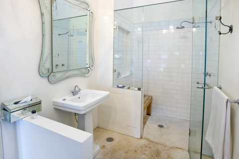 TRANQUILO BEACH HOUSE - New South Wales Tourism  0