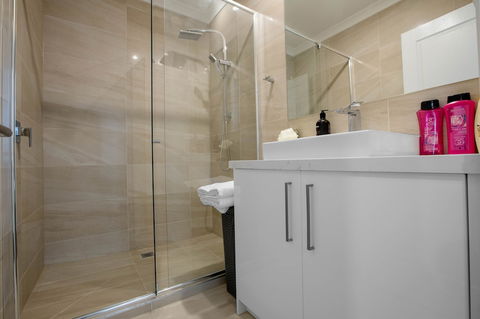 AUJOY 3 Bed Townhouse Burwood 1 - New South Wales Tourism  2