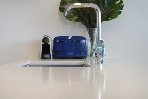 New Luxury Apartment Walking To Shops & Cinema - New South Wales Tourism  3