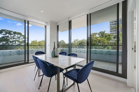 New Luxury Apartment Walking To Shops & Cinema - New South Wales Tourism  2
