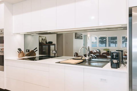 Deco Beach Luxury Apartments - New South Wales Tourism  1
