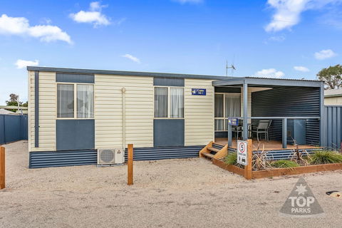 Lake Boga Caravan Park - New South Wales Tourism  1