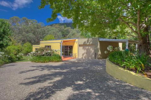 A Bach At Bright Bright VIC - New South Wales Tourism  1