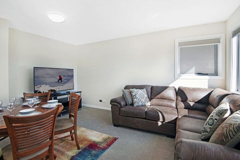 T-Bar On Twynam - New South Wales Tourism  7
