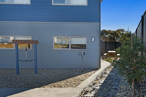 T-Bar On Twynam - New South Wales Tourism  3