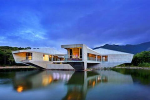 Alkira Award Winning Luxury Holiday Home - New South Wales Tourism  0
