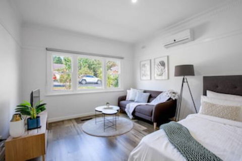 88 Peaceful Blackburn House - New South Wales Tourism  0