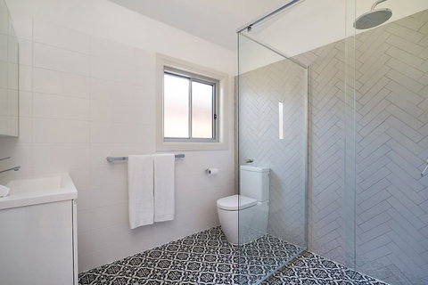 Accommodation Hunter - James St Morpeth - New South Wales Tourism  5