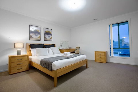 104 Sanctuary Lake Donatella Retreat - New South Wales Tourism  4