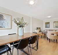 HomeHotel Luxury Close to Train Station - New South Wales Tourism 