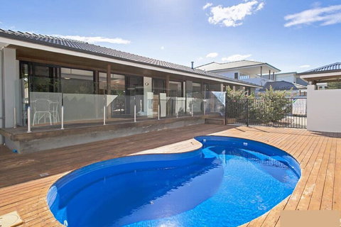 Hibiscus House Sawtell NSW - New South Wales Tourism  1