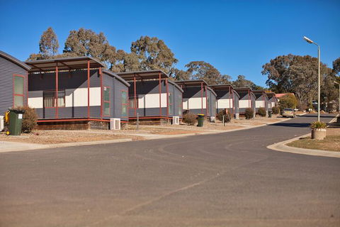 Eaglehawk Holiday Park Canberra - New South Wales Tourism  1