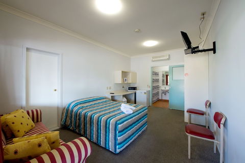 Lamington Hotel Motel - New South Wales Tourism  5