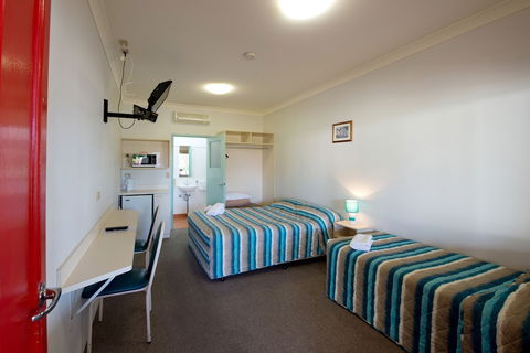 Lamington Hotel Motel - New South Wales Tourism  2