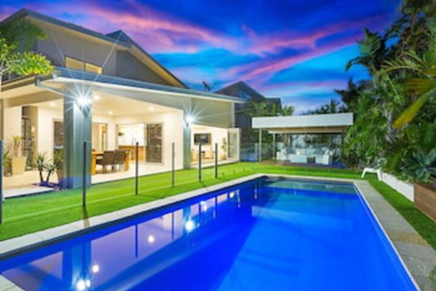 Beachside Holiday Escape - New South Wales Tourism  0