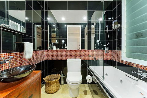 Ocean Pearl On Eclipse - New South Wales Tourism  6