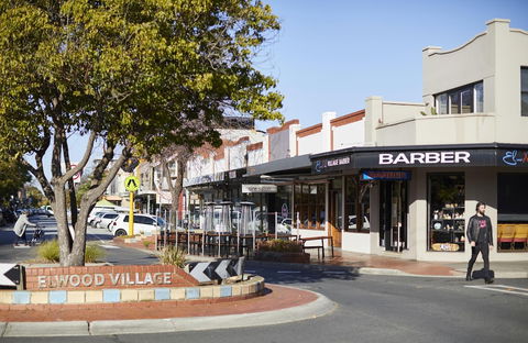 1 Bedroom Apt With Parking Stroll To Elwood Beach - New South Wales Tourism  1