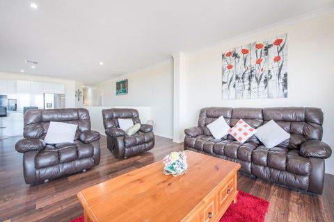 The Oasis 6 Turnberry Drive - New South Wales Tourism  7