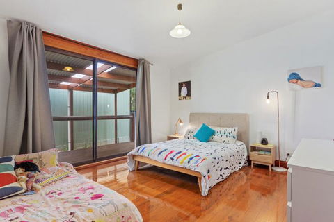 The Log Cabin 47 Jetty Road - New South Wales Tourism  5