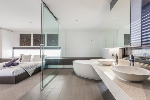 Luxury Designer Townhouse Parking - New South Wales Tourism  6
