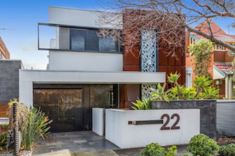 Luxury Designer Townhouse Parking - New South Wales Tourism  0