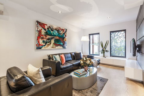 Luxury Designer Townhouse Parking - New South Wales Tourism  3